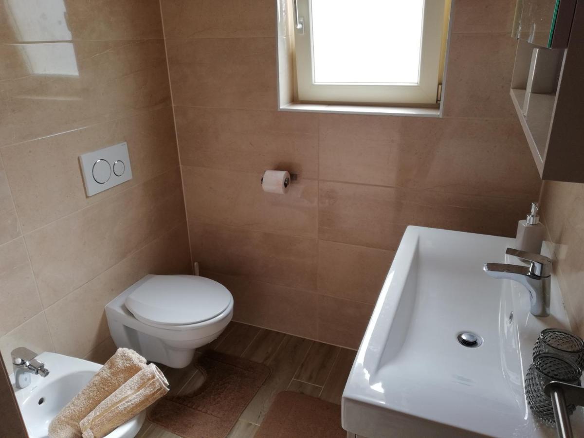 Ladrovici Apartman Nikola מראה חיצוני תמונה
