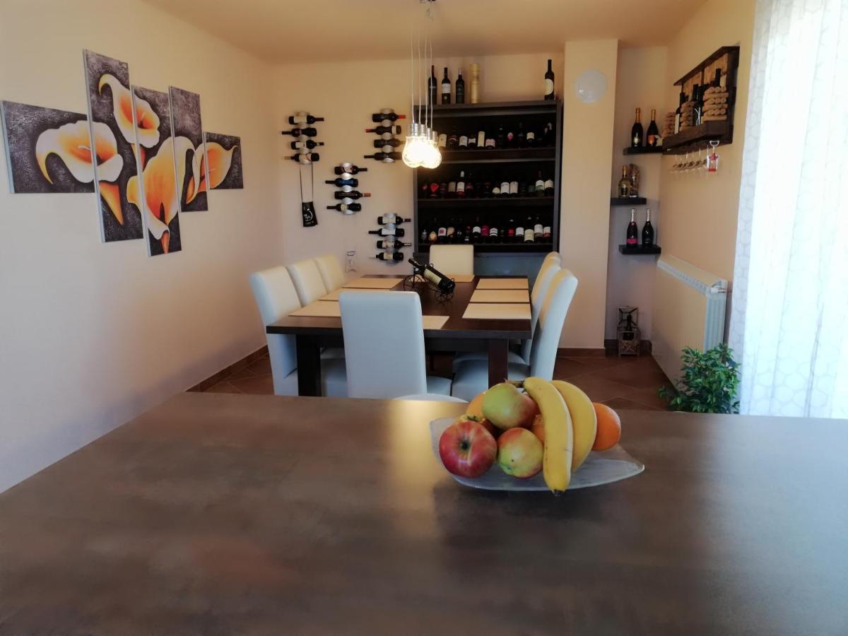 Ladrovici Apartman Nikola מראה חיצוני תמונה
