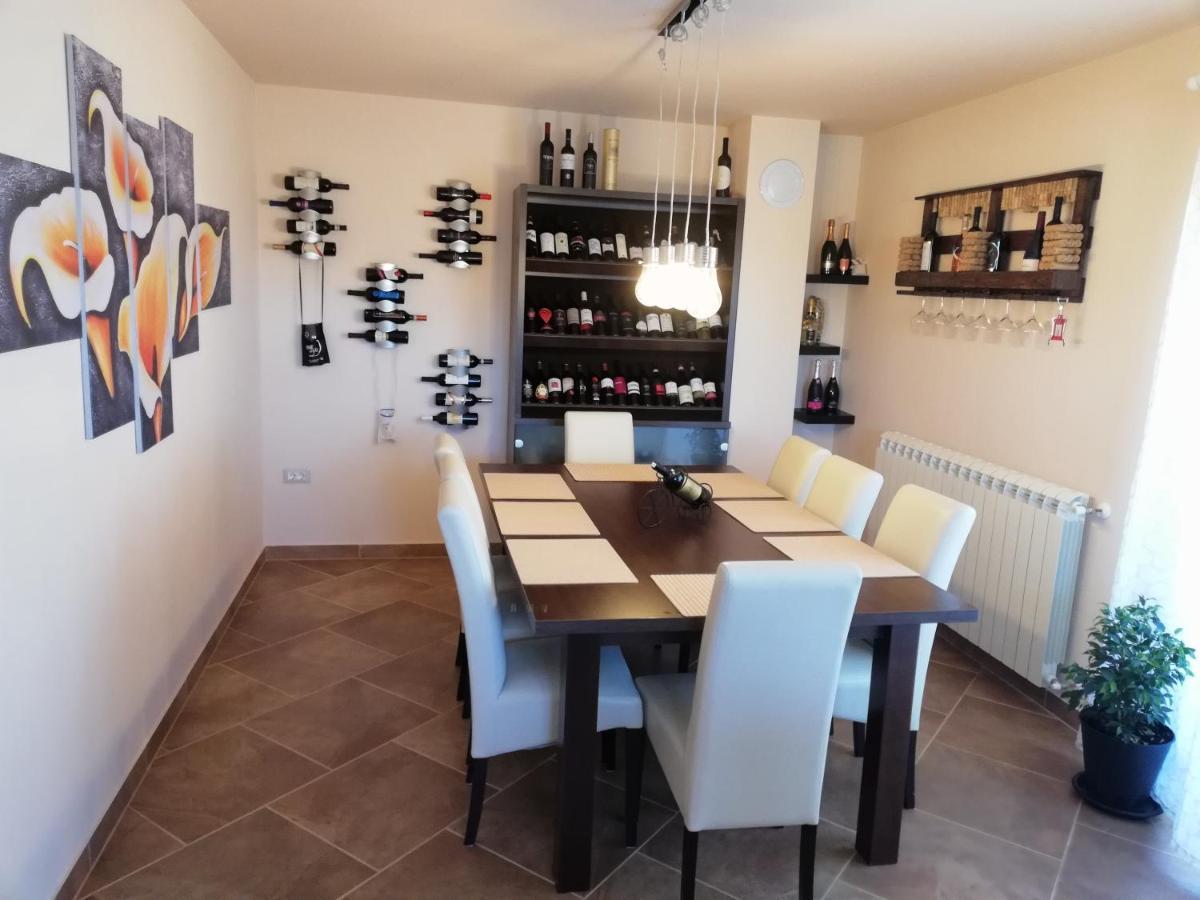 Ladrovici Apartman Nikola מראה חיצוני תמונה