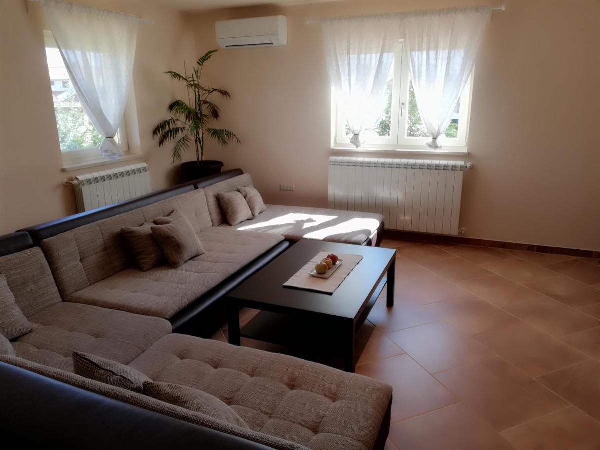 Ladrovici Apartman Nikola מראה חיצוני תמונה